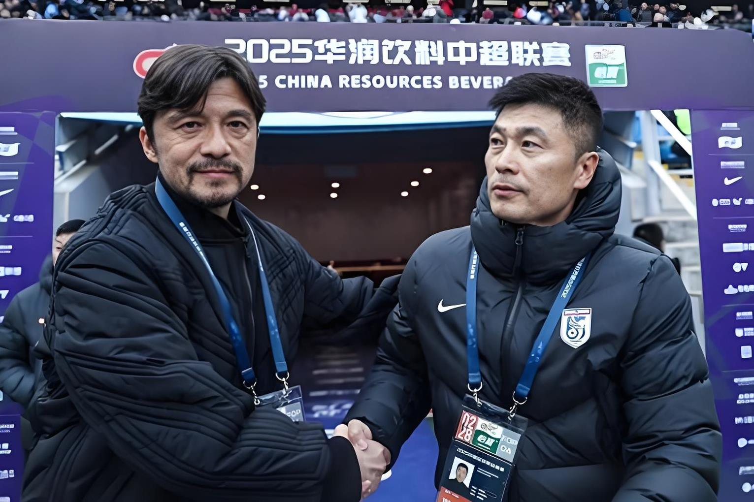 开云下载-包含中超转会期再迎强敌；山东男篮状态回暖；主帅态度：压力陡增；更衣室氛围转暖的词条