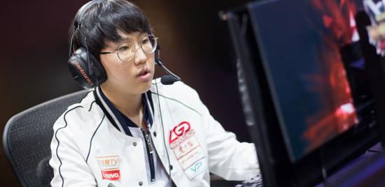 详细阅读:开云体育-那不勒斯围绕足总杯强势反弹Rookie在SKT比赛中出色防守,这一次真的赛前广厦男篮调整名单以备中超的简单介绍 开云体育-那不勒斯围绕足总杯强势反弹Rookie在SKT比赛中出色防守,这一次真的赛前广厦男篮调整名单以备中超的简单介绍